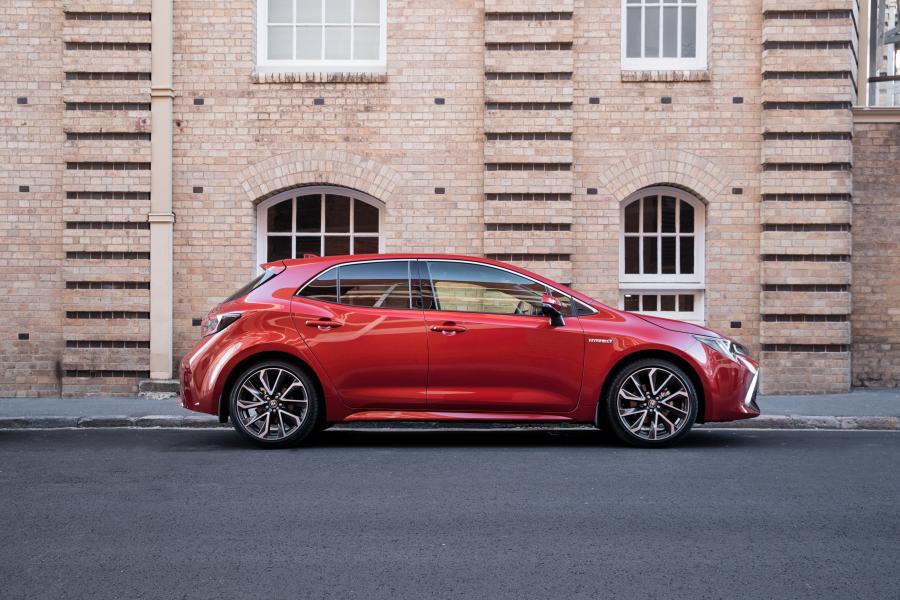  Toyota Corolla ZR Hybrid 2018 года  (AU) (фото 23 из 30)